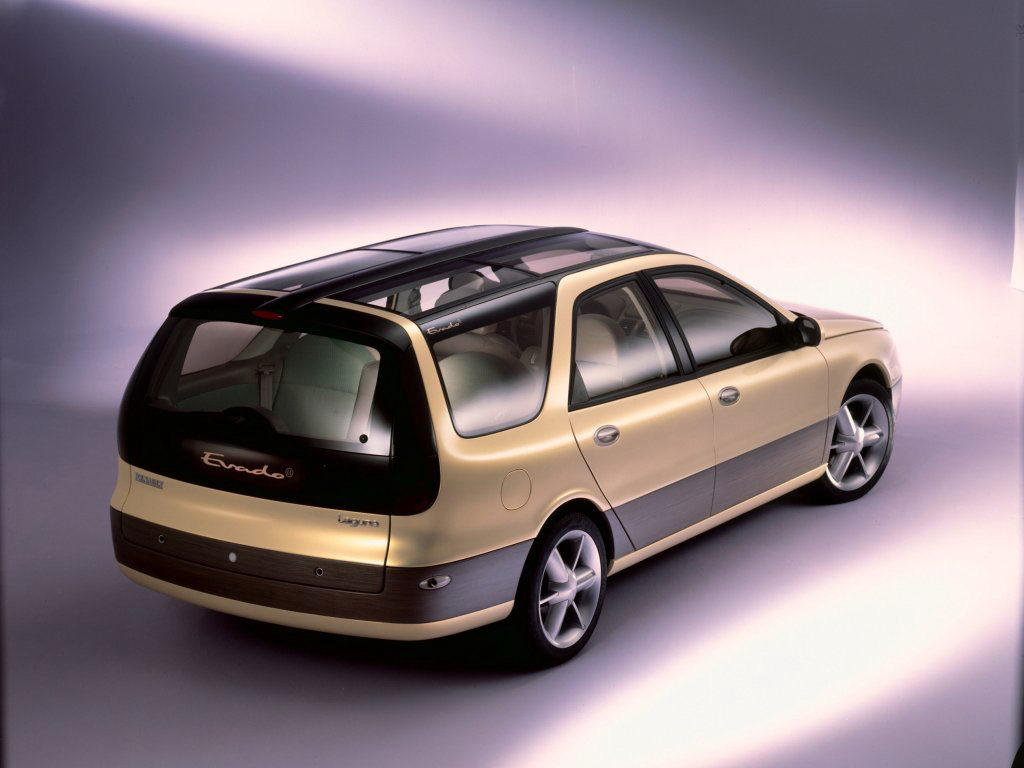 Renault Laguna Evado 1995 002.jpg